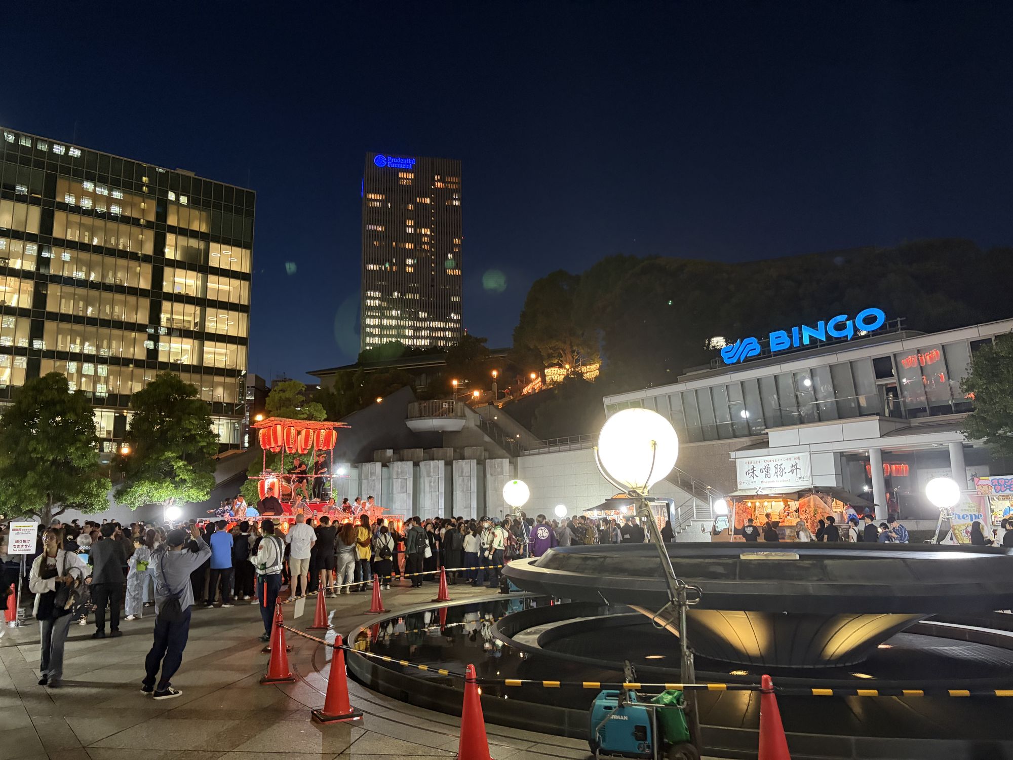 夜の祭りとラーメン三昧