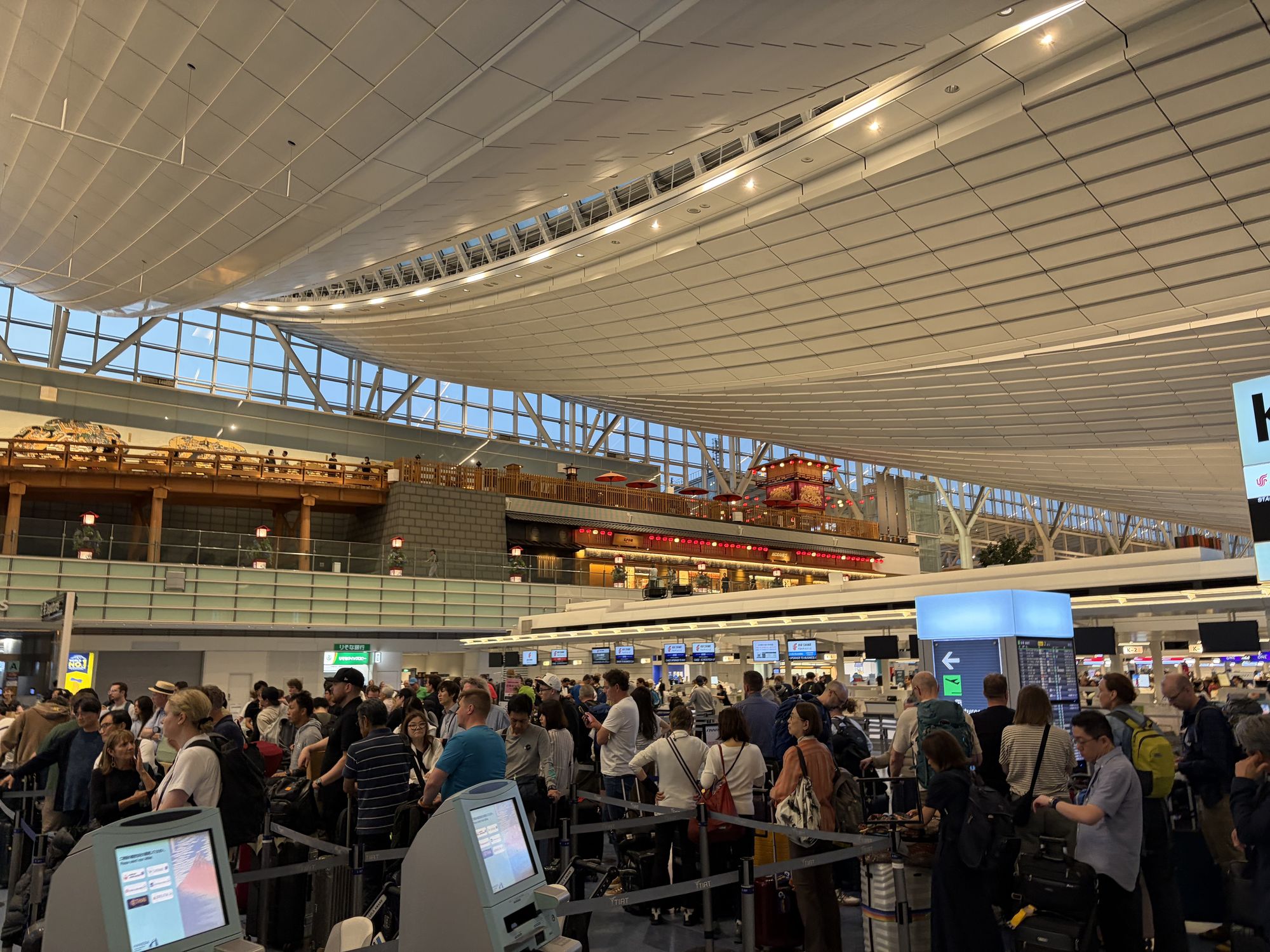 羽田空港で食べて、感じて、お台場へ